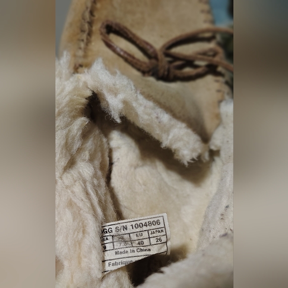 UGG Women's 9 Chestnut Alena Moccasin w/ Sheepskin Lining & Waterproof Sole - Picture 7 of 7